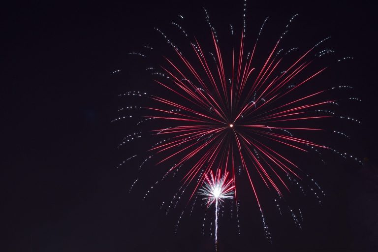 fireworks-2256552_1920