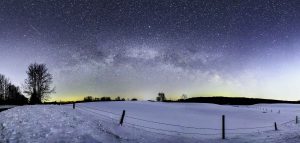 62 																																																													Milkyway Over Potato Hill				Nic Phelps							Oneida